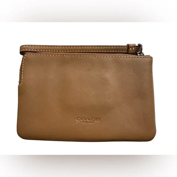 Disney x Coach Limited Edition Mickey Mouse Corner Zip Wristlet - Style F59528 - Picture 2 of 6